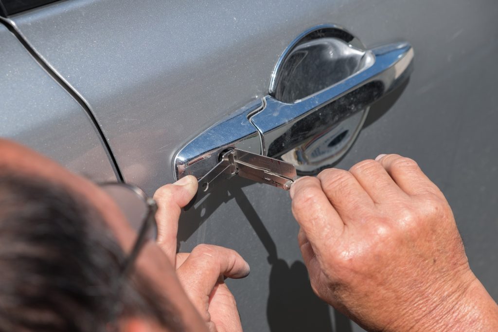 contact a locksmith in Newark DE